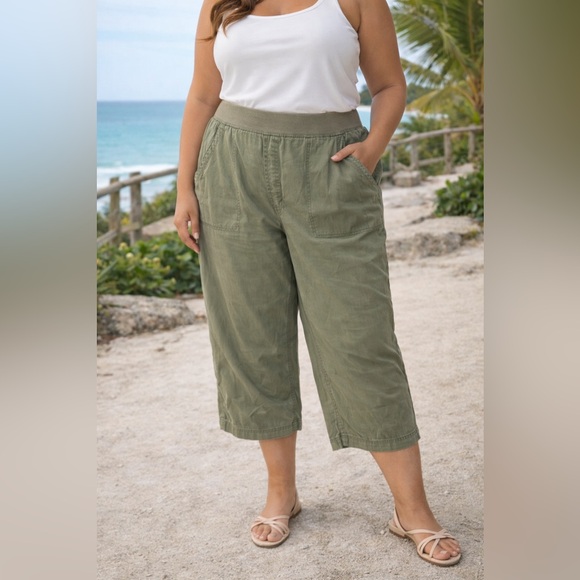 Catherines Pants - Catherines Olive Green Pull-On Capri Pants Size 4X Plus Pockets Stretch